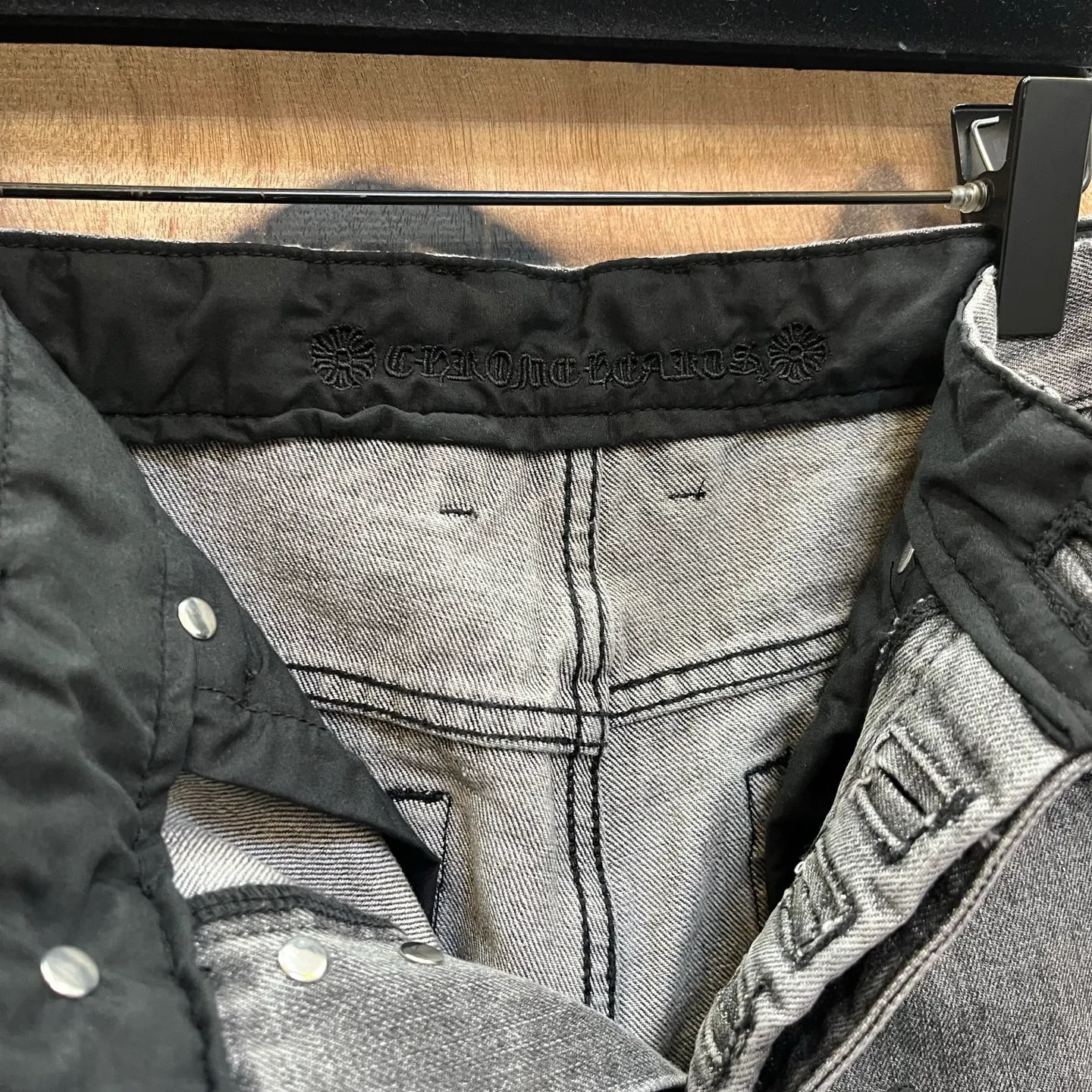 P720 Chrome Hearts Limited Series New City Limited Jeans Chrome Hearts City Limited Jeans vintage levis American made 501 505 517 base version remake Levis American made 501 base version Imported sheepskin 925 silver remake Customers provide waist and trousers length or height and weight The studio will select the most suitable base version for you to remake There are many people doing remakes in the market Don’t belittle or comment The difference is visible to the naked eye See more and compare for yourself #CHROME HEARTS Unisex style